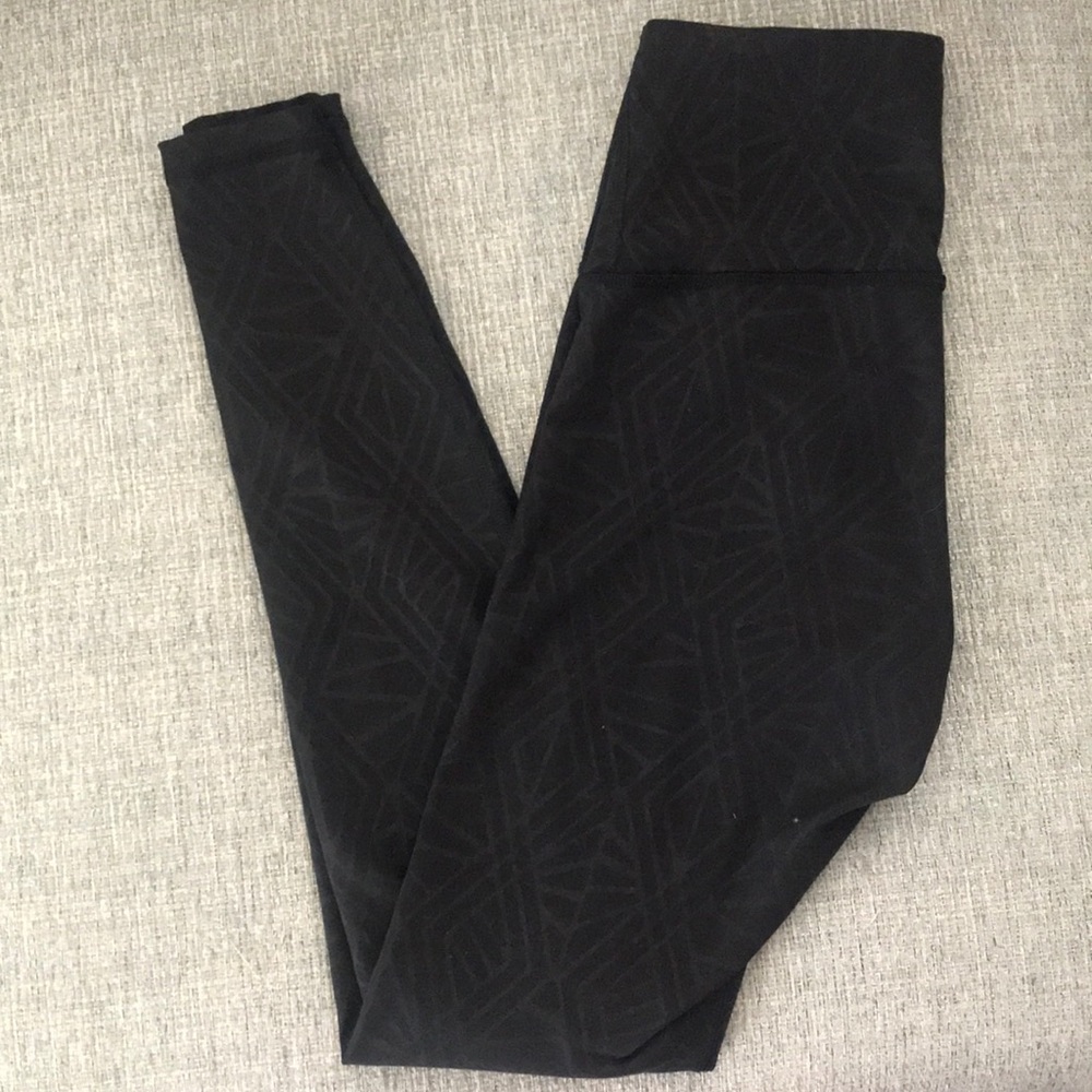 Old Navy Black Geo Athletic Leggings